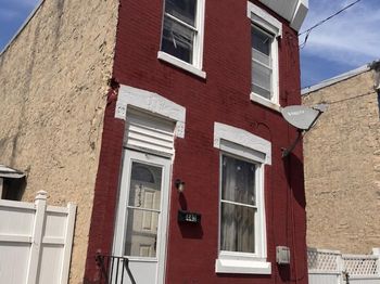443 E Cambria Street