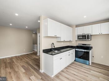 301 W Ruscomb Street
