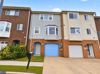 1915 Valley Terrace SE