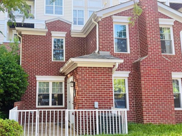 1641 International Drive TH24, Mclean VA 22102