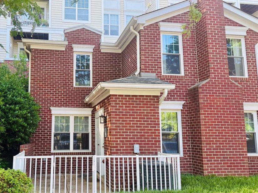 1641 International Drive TH24, Mclean VA 22102