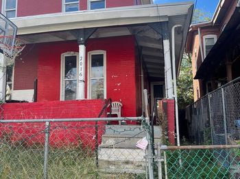 2016 E Madison Street