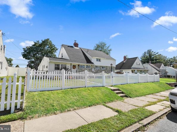 9311 Andover Road, Philadelphia PA 19114