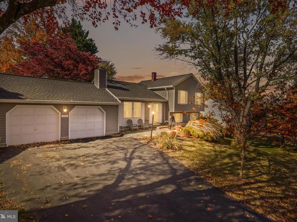 207 N Laura Anne Drive, Sterling VA 20164