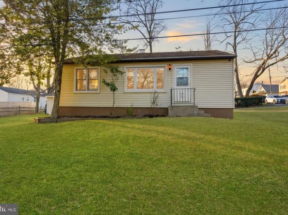 110 Warren Street, Willow Grove PA 19090