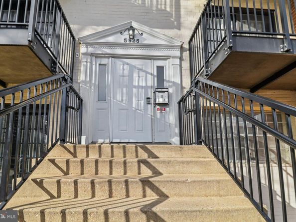 5925 Quantrell Avenue 104, Alexandria VA 22312