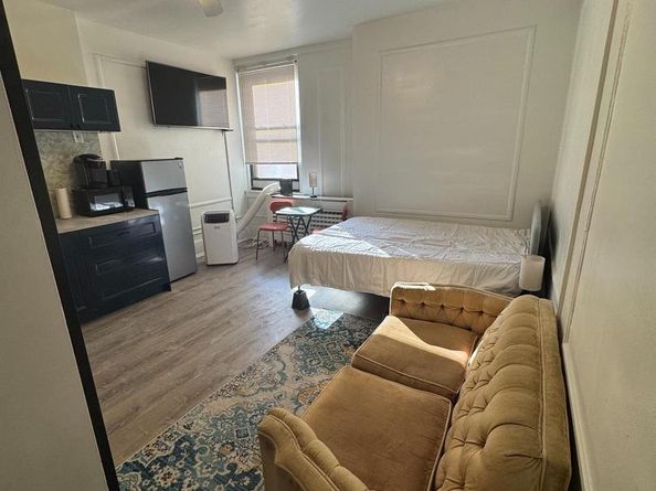 1324 Locust Street 615, Philadelphia PA 19107