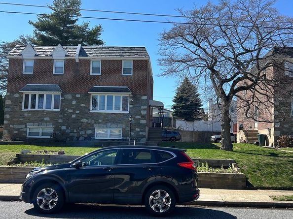 830 Pine Hill Road, Philadelphia PA 19115