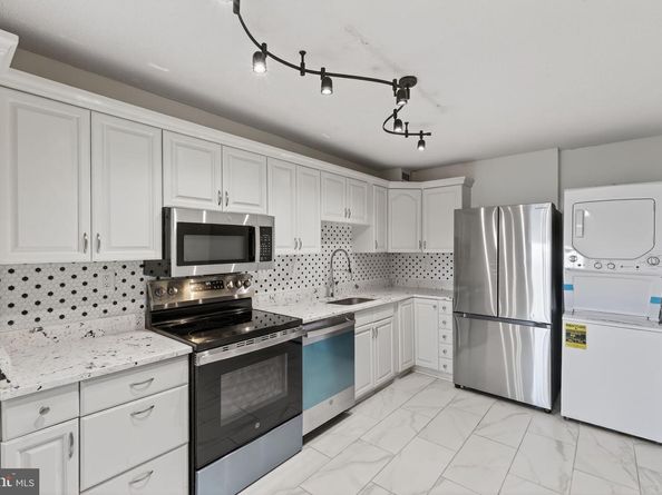 203 Yoakum Parkway 1625, Alexandria VA 22304