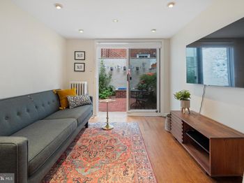 143 Fitzwater Street