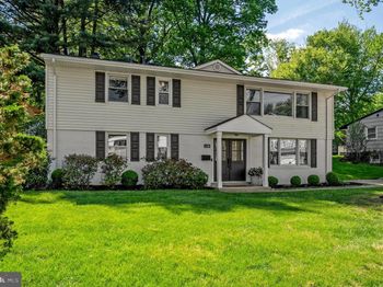 1109 Hillcrest Drive SW