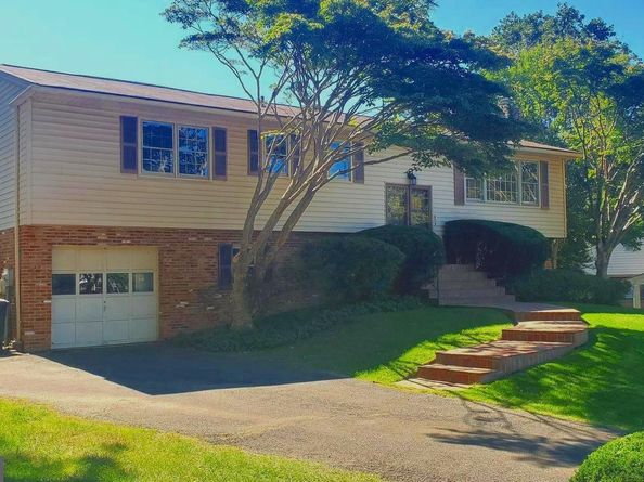 6449 Johns Road, Falls Church VA 22043
