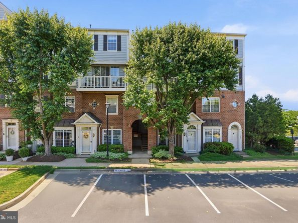 1734 Kingsgate Court 302, Alexandria VA 22302