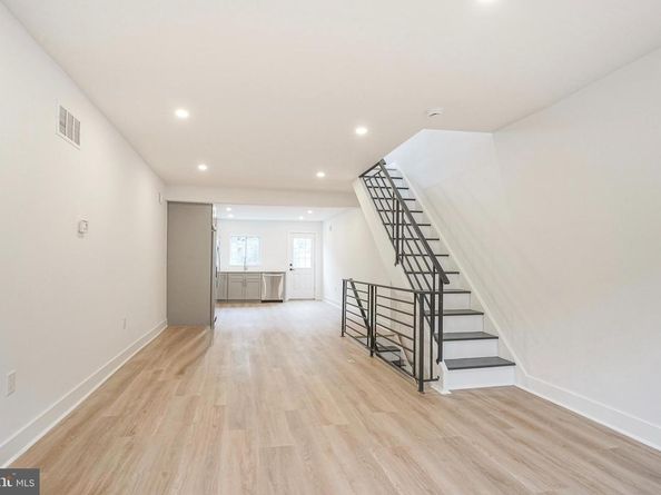 817 Pierce Street, Philadelphia PA 19148