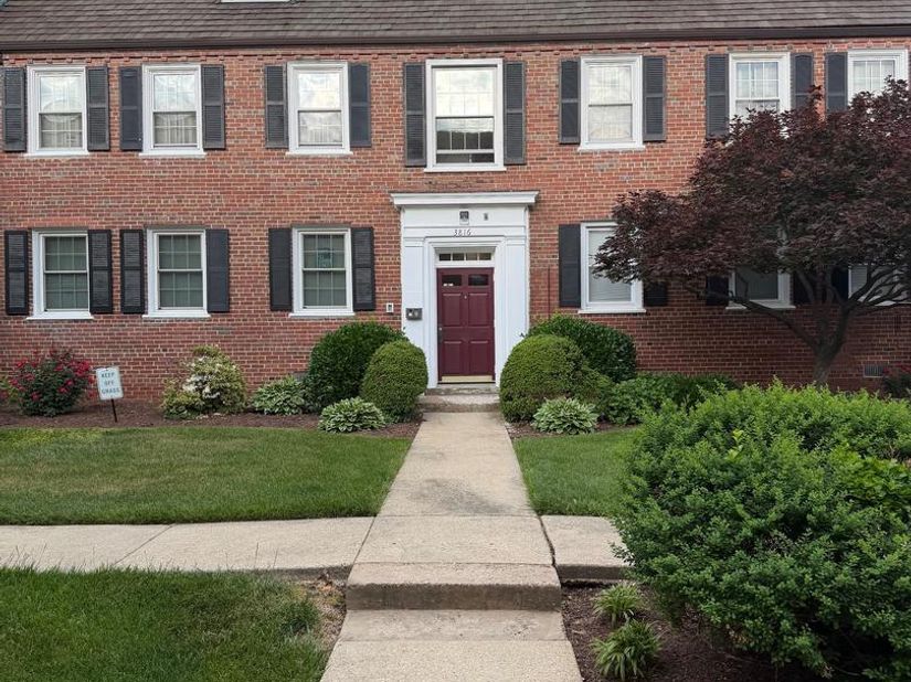 3816 V Street SE 102, Washington DC 20020