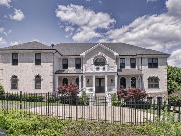 7112 Georgetown Pike, Mclean VA 22101
