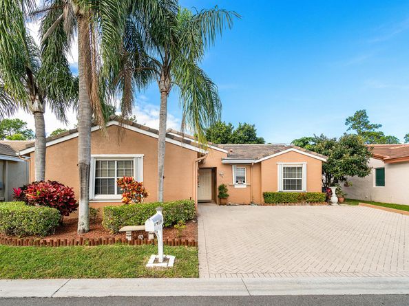 156 Caribe Court, Greenacres FL 33413