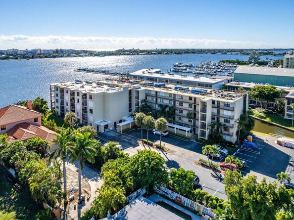 896 N Federal Hwy 526 Highway 526, Lantana FL 33462