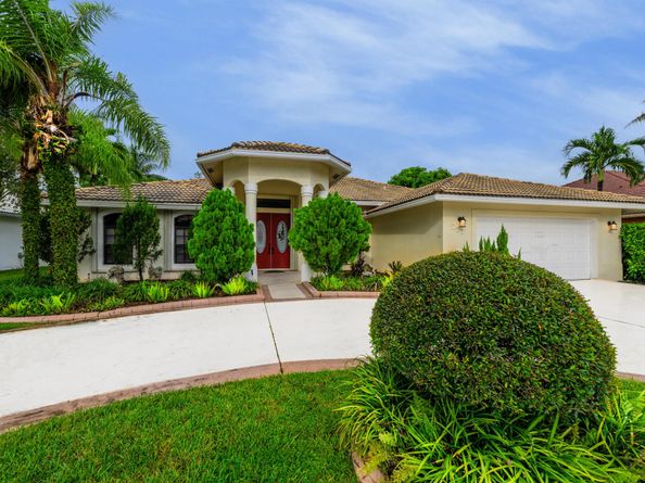 221 Cypress Trace, Royal Palm Beach FL 33411