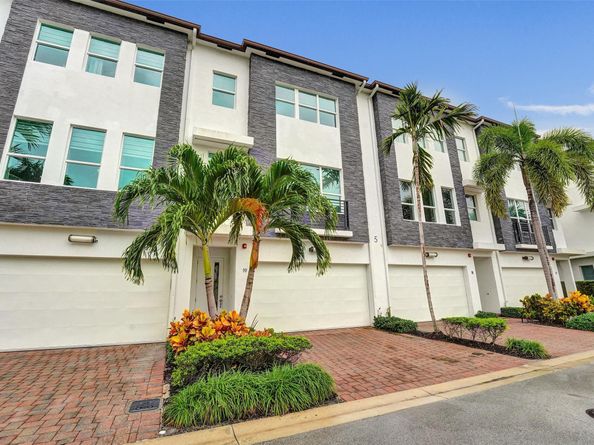 2900 NE 12th Ter 19, Oakland Park FL 33334