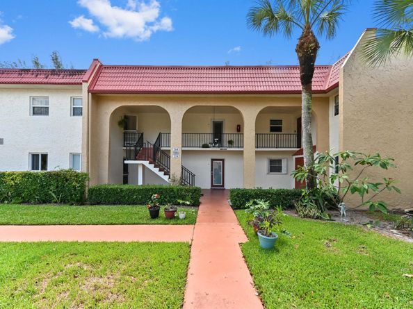 368 Lake Frances Drive, West Palm Beach FL 33411