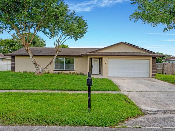 137 Alcazar Street, Royal Palm Beach FL 33411