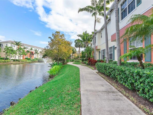 163 SW 7th St, Pompano Beach FL 33060