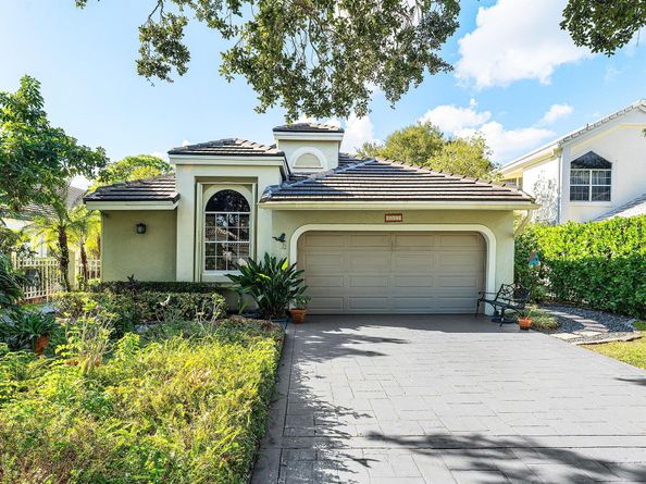 6861 Briarlake Circle, Palm Beach Gardens FL 33418