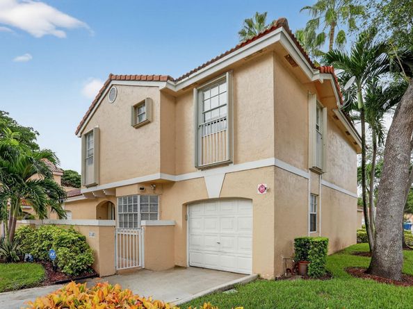11461 Lakeview Dr 8, Coral Springs FL 33071