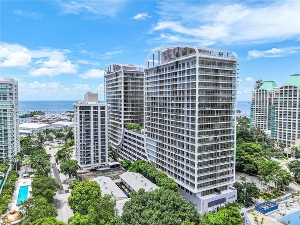 2678 Tigertail Avenue 911, Miami FL 33133