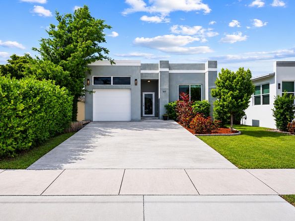 160 NE 35th Street, Oakland Park FL 33334