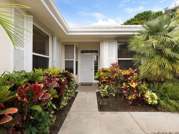 1092 Bedford Avenue, Palm Beach Gardens FL 33403