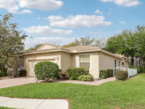 2199 Man Of War, West Palm Beach FL 33411