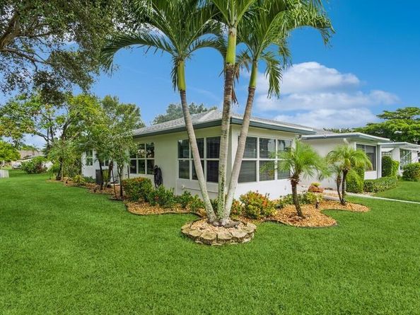1230 S Drive Way A, Delray Beach FL 33445
