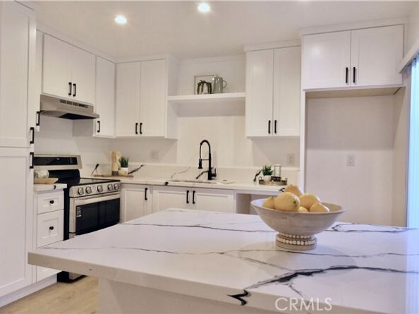 7300 Lennox J3, Van Nuys (los Angeles) CA 91405