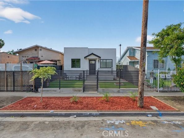 11113 S Budlong Avenue, Los Angeles CA 90044