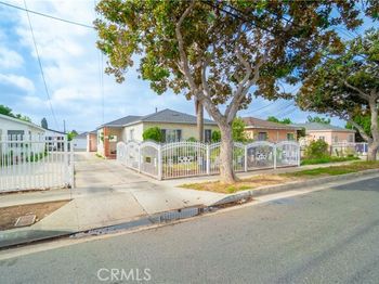 3658 W 104th
