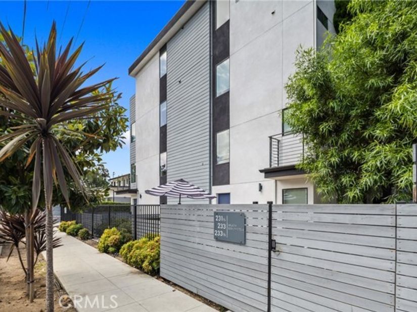 233 N Burlington Avenue, Echo Park (los Angeles) CA 90026