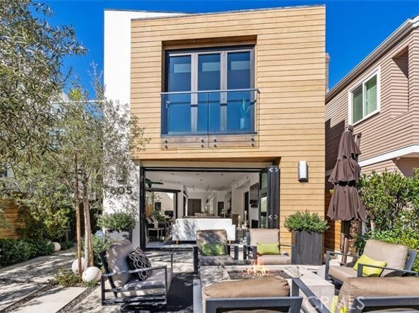 605 Marigold Avenue, Corona Del Mar (newport Beach) CA 92625