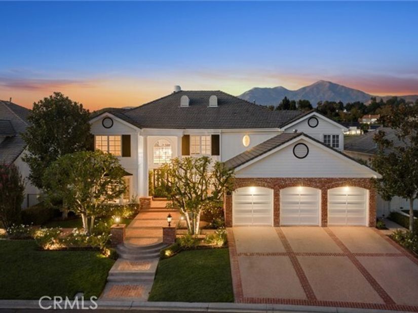 19 Oakbrook, Laguna Hills CA 92679