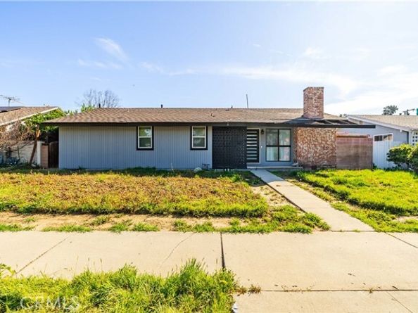7702 De Soto, Canoga Park (los Angeles) CA 91304