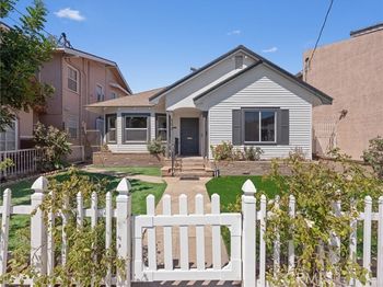 658 W 7th