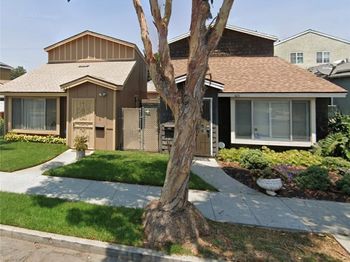 321 E Hullett