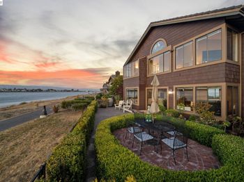 2857 Sea View Pkwy