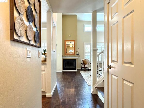 3365 Los Prados St, San Mateo CA 94403