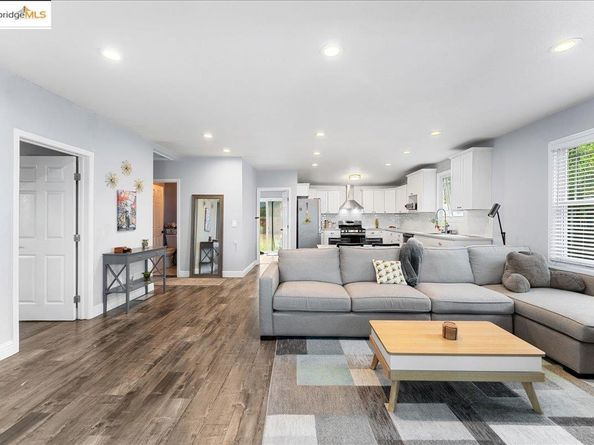 2016 104th AVE, Oakland CA 94603