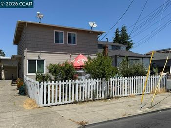 2227 Warner Ave