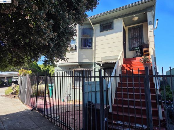 2859 E 9th Street, Oakland CA 94601