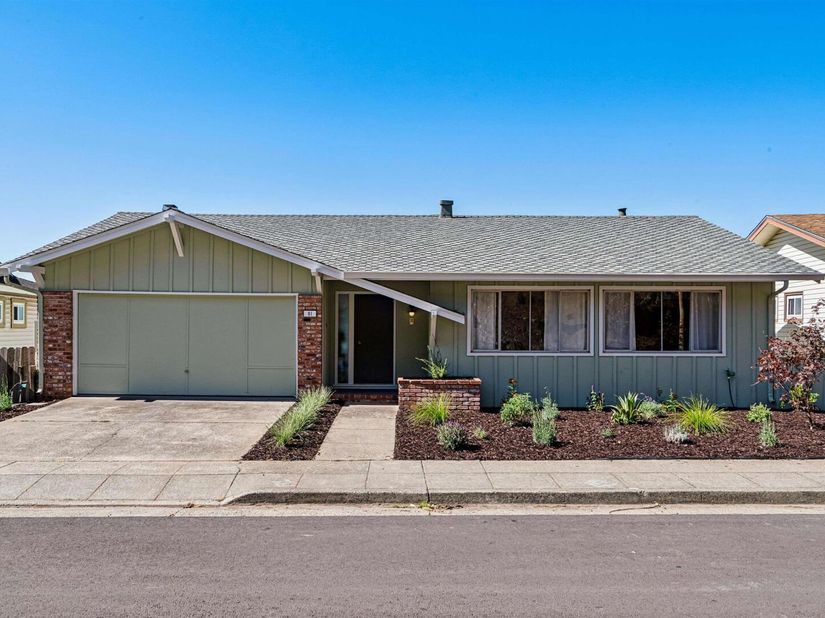 81 Colgett Dr, Oakland CA 94619