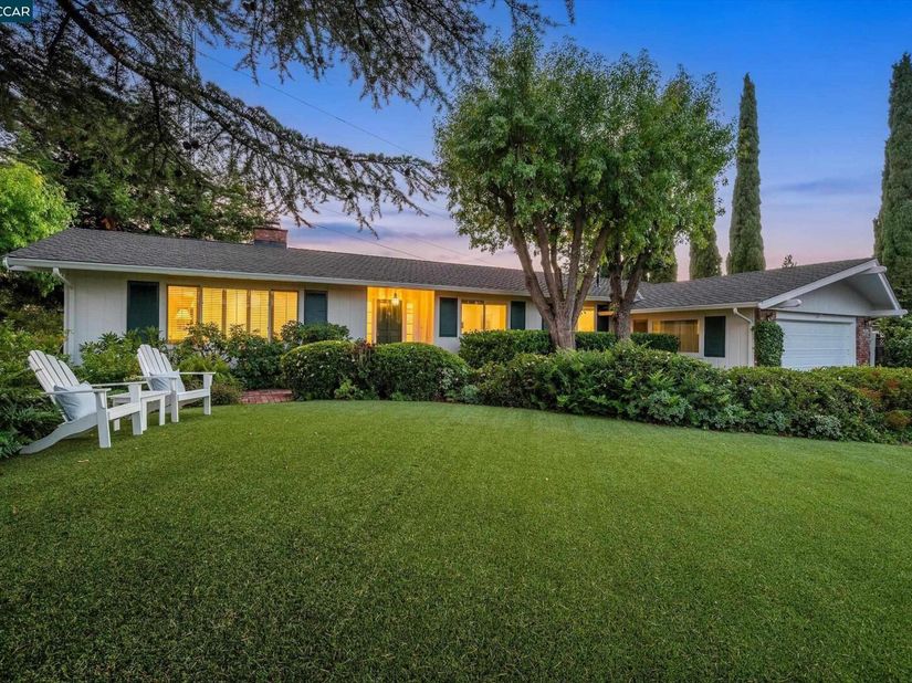 26 Ravenhill Ln, Moraga CA 94556